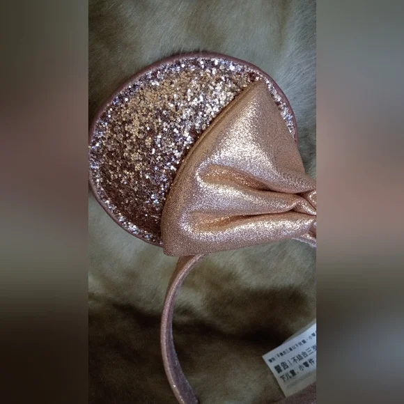NWOT Disney Minnie Mouse Rose Gold Sequined Ear Headband Disney World - Picture 2 of 5